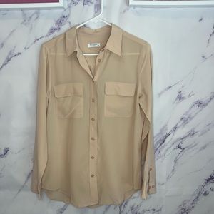 Equipment Feeme Peach colored button up 100% silk blouse sz S